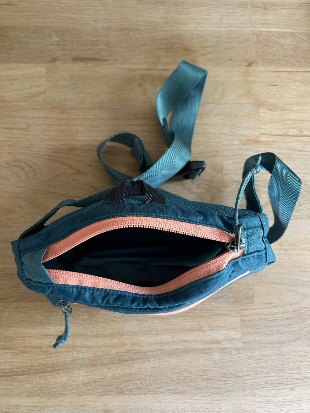 Patagonia Teal Waist Pack with Coral Zippers and Adjustable Strap - Picture 3 of 3